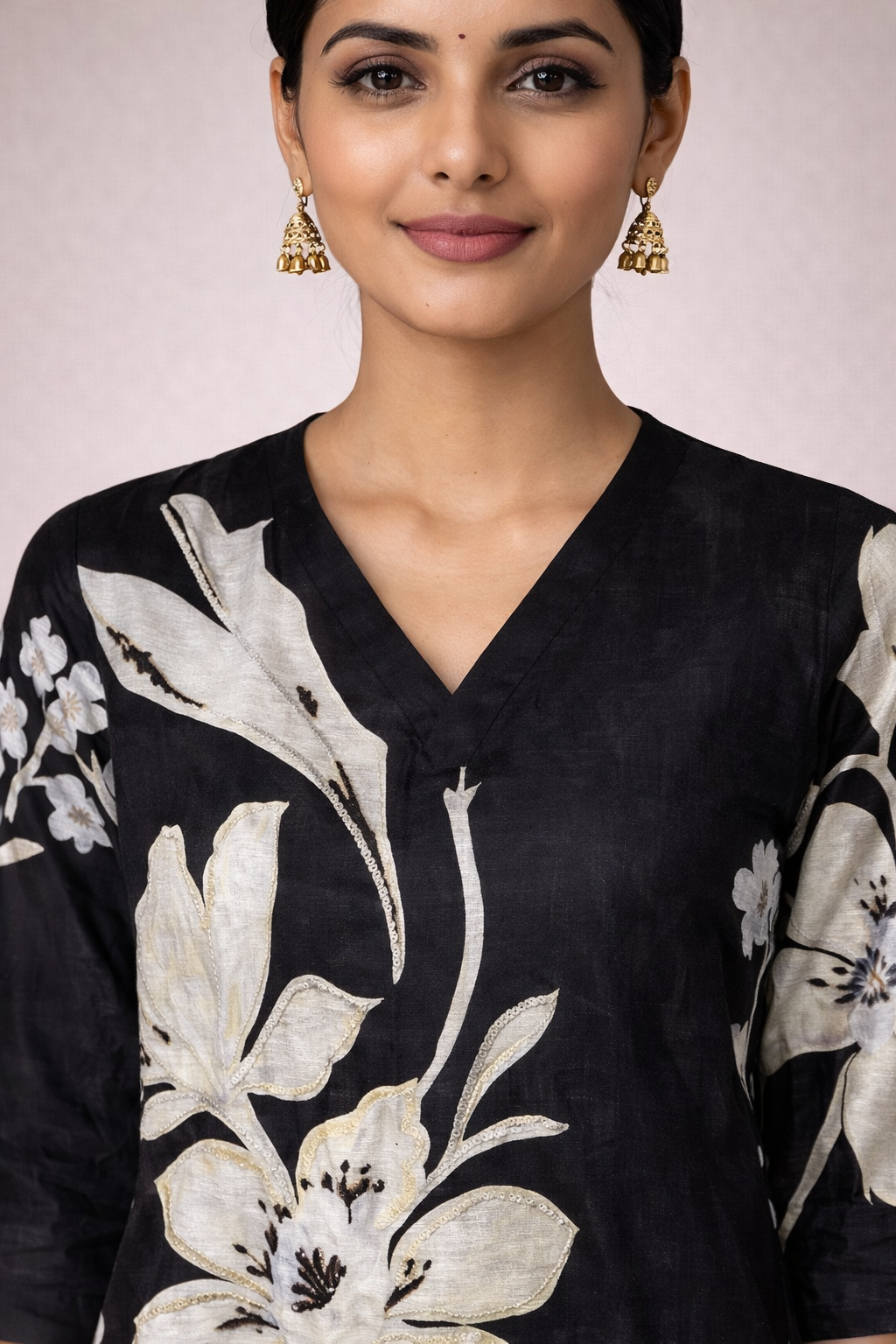 Women Black Floral Printed Cotton Kurti – Elegant Casual & Office Wear Ethnic Kurti