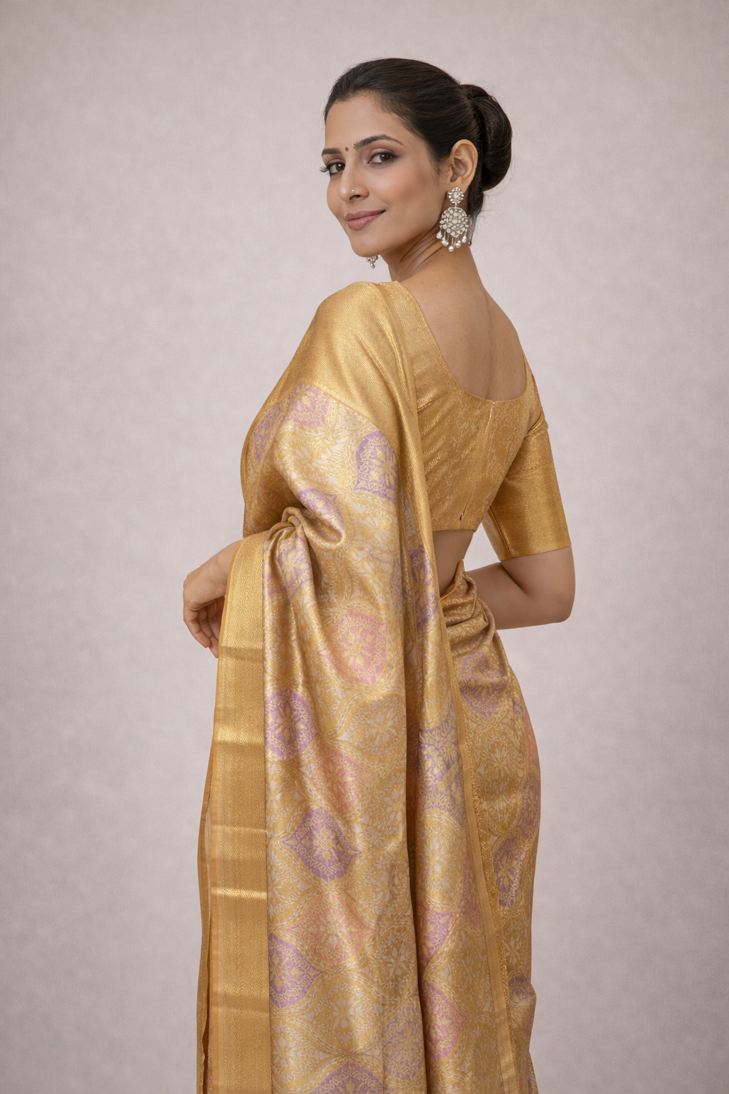 DIVA Kanchi Silk Saree – Gold with Traditional Motifs